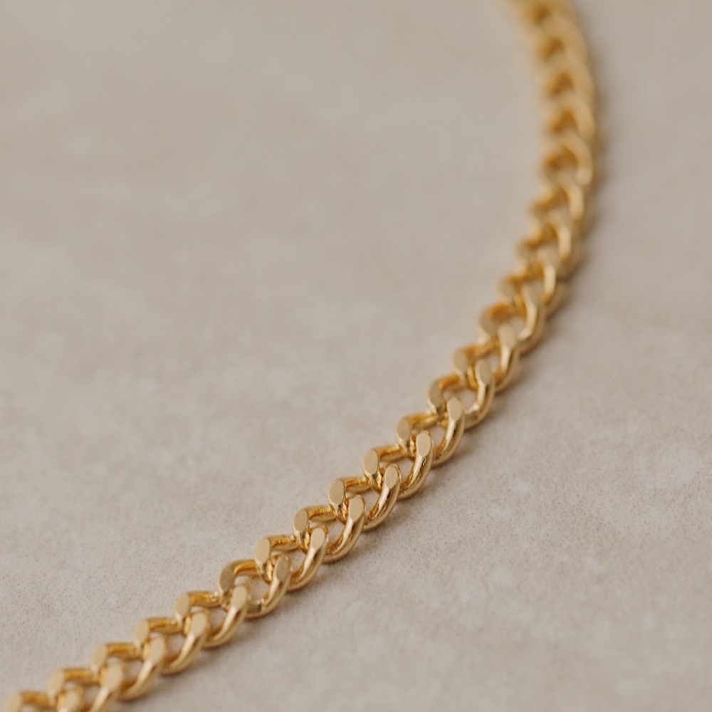 Tribeca Curb Necklace | 18k Gold Filled - Picture 3 of 7